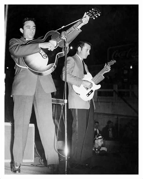 Johnny Cash and Luther Perkins on stage, 1957. Rock And Roll, Johnny ...