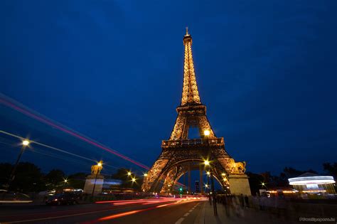 Eiffel Tower wallpapers at Night | PixelsTalk.Net