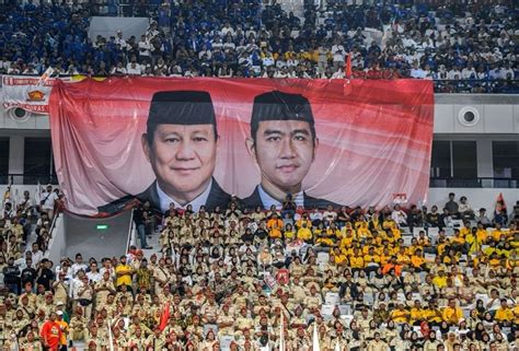 Indonesia's Prabowo registers in three-way 2024 presidential race ...