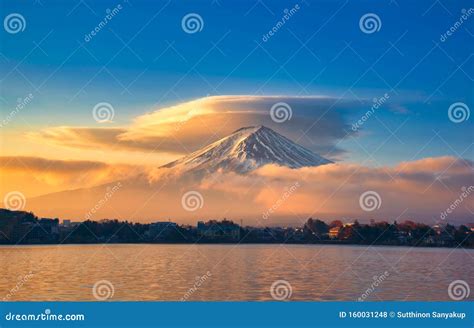 Mount Fuji View from Lake Kawaguchi, Yamanashi Prefecture, Japan. Fuji ...