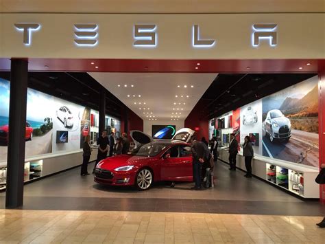 Tesla : Le premier Service Center français est ouvert
