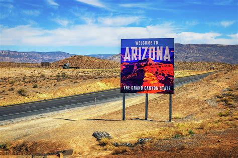 Welcome to Arizona State Sign situated along I-15 at the border with ...