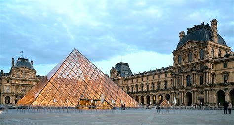 Louvre Museum | Louvre museum in the evening, as soon as the… | Flickr