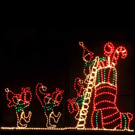 Animated outdoor christmas lights - 15 necessary parts of our Christmas holiday displays ...