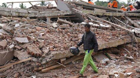 Indonesia's earthquake: Why it caused so many deaths : NPR