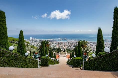 Premium Photo | Bahai gardens