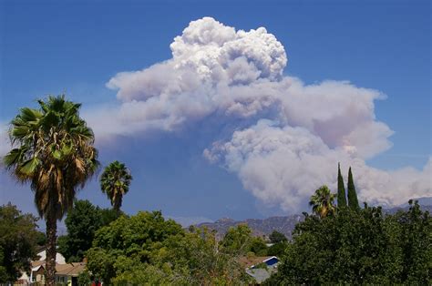 File:Pyrocumulus Cloud Station Fire 082909.jpg - Wikipedia, the free encyclopedia