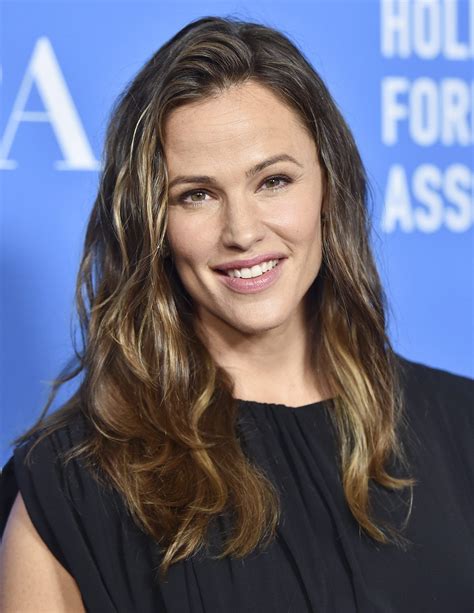 Jennifer Garner Accidentally Sends a Selfie to the Wrong Number: 'It's Humbling' Michael Vartan ...