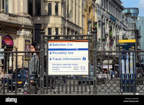 London, UK, 30 April 2014, London underground strike causes traffic mayhem. Credit: JOHNNY ...