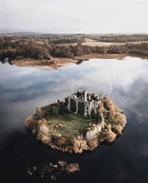 27 Stunning Photos Of McDermott's Castle In Ireland