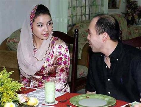 Tengku Muhammad Fakhry Petra / Oksana voevodina has married malaysia's muhammad v of kelantan in ...