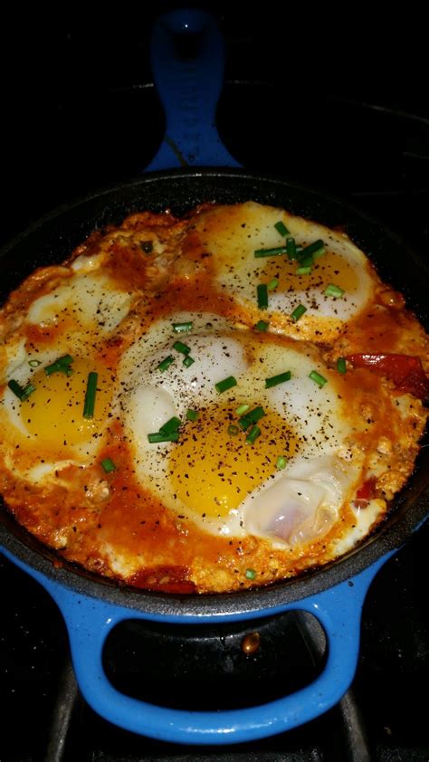 Low sodium breakfast ideas - Shakshuka, eggs poached in spicy tomato ...