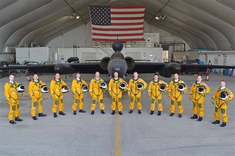 USAF U-2 pilots and their a/c | Usaf, United states air force, Military aircraft