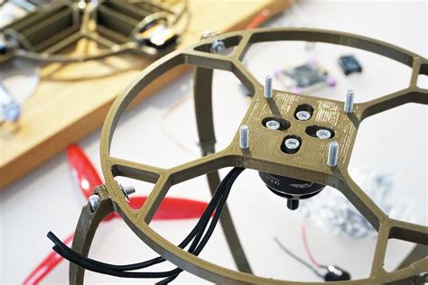 Single-rotor drone: A novel design makes it possible - DroneDJ