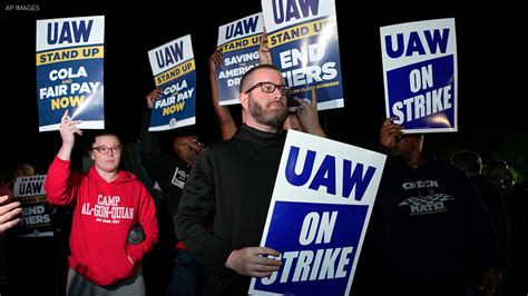 UAW strike update 2023: United Auto Workers strike begins as union, automakers remain far from ...