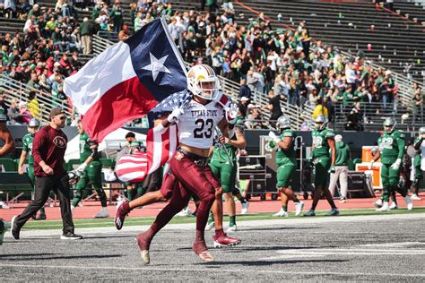 (Photo Gallery) Football vs. Eastern Michigan Eagles – The University Star