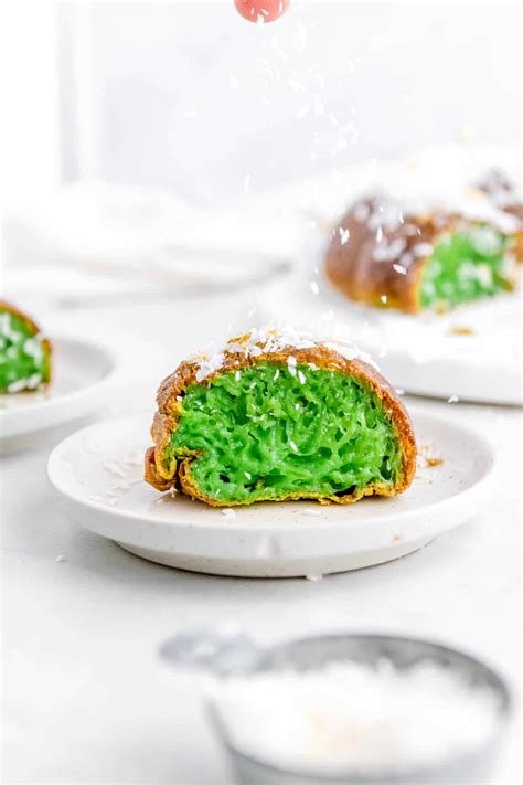 Pandan Honeycomb Cake (Bánh Bò Nướng) - Doctor Woao