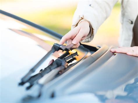 Replacing a Windshield Wiper Arm: Step-by-Step Instructions