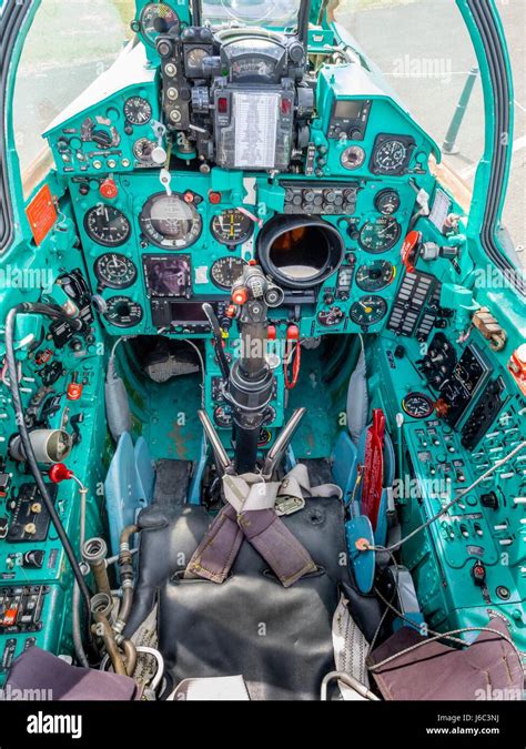 HRZ MiG-21bis D-Cockpit Stockfotografie - Alamy