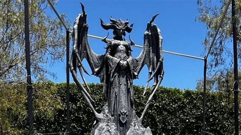 Diablo 4's epic Lilith statue arrives at Blizzard Headquarters - Hindustan Times