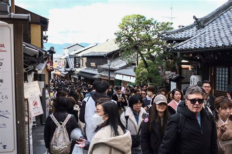 Kyoto’s Ninenzaka and Sannenzaka, Walking Through Ancient Alleys