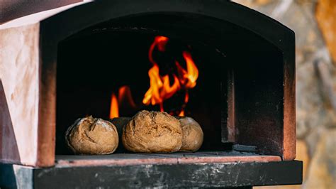 Can you bake bread in a pizza oven? The experts reveal | Gardeningetc