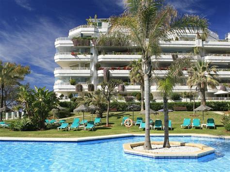 Best Price on Coral Beach Aparthotel in Marbella + Reviews