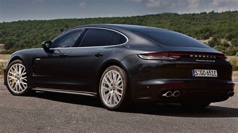 2022 Panamera Turbo S - www.inf-inet.com