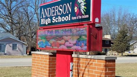 Audit: Ex-school bookkeeper owes taxpayers $1.1 million