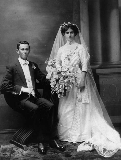 File:StateLibQld 1 170359 Spring bouquet and lace gown, ca. 1920.jpg - Wikimedia Commons
