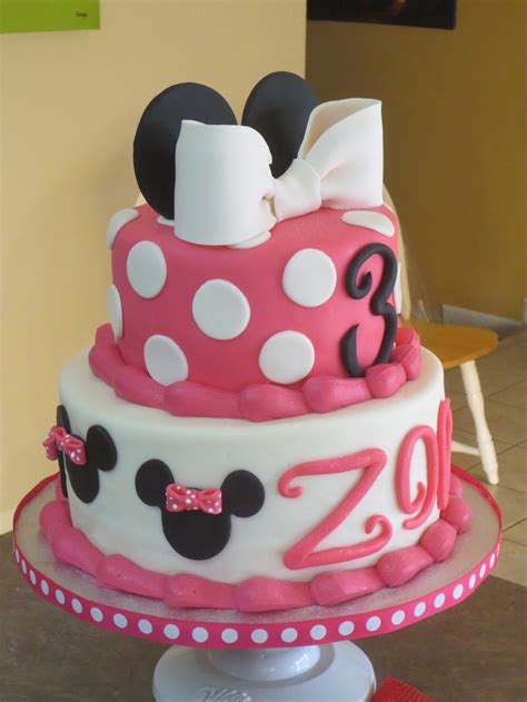 minnie mouse themed birthday | Byrdie Girl Custom Cakes