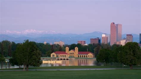 Premium Photo | Denver skyline at sunrise.