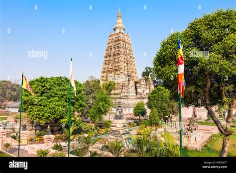 Mahabodhi Temple Complex in Gaya district in the state of Bihar, India Stock Photo - Alamy