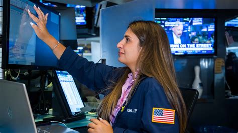 107428831-1718302323462-NYSE_Traders-OB-Photo-20240613-CC-PRESS-15.jpg ...