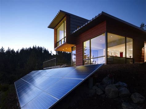 Home with Solar Panels – HomesFeed