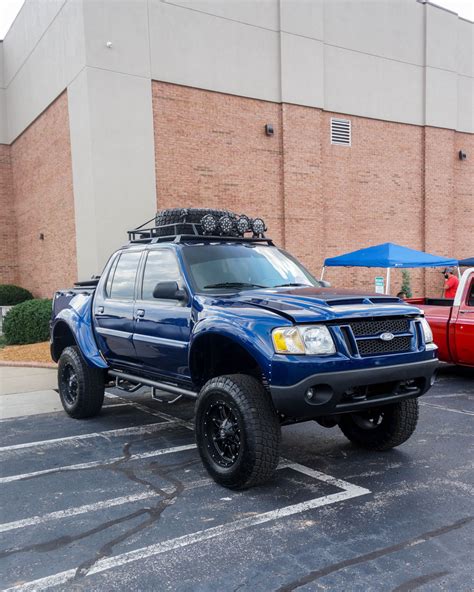 Lifted Ford Explorer Sport Trac - Automotive Photography on Fstoppers