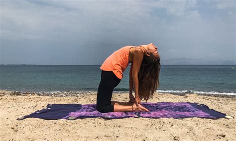 All about beach yoga: A sandy sequence with tips and tricks - YogaIowa