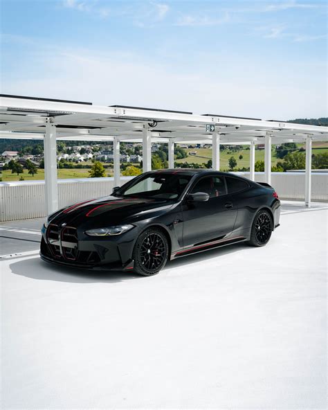 BMW M4 CSL Looks Menacing In Black Sapphire Metallic