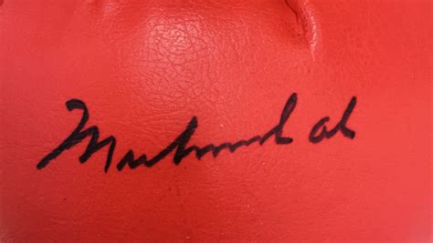 Muhammad Ali signed boxing glove :: Australian Memorabilia Association