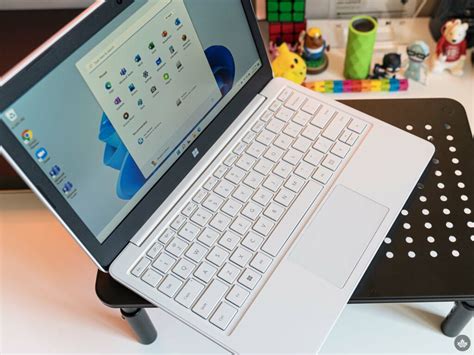 Microsoft’s Surface Laptop SE is a ‘ChrEdgebook’ for students