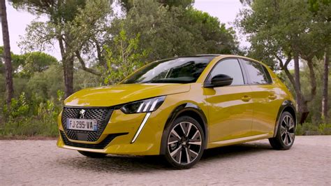 Peugeot 208 GT Line Design in Faro Yellow - YouTube