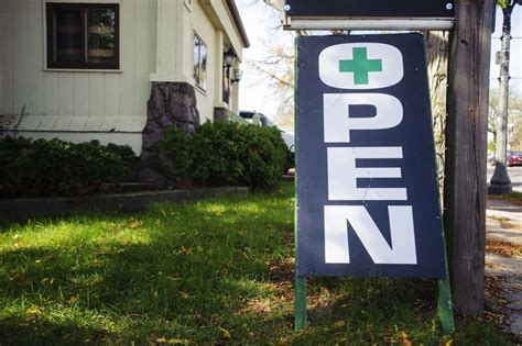 Michigan won't pressure medical marijuana dispensaries to close, after ...