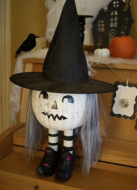 Witches Take Over Halloween – 18 Themed DIY Crafts