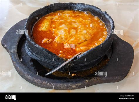 Plate of Yemeni dish Saltah Stock Photo - Alamy