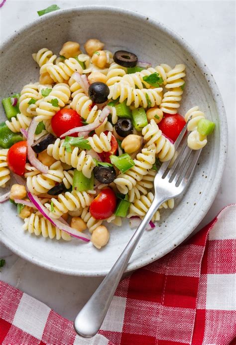 Quick & Easy Vegan Pasta Salad - The Simple Veganista