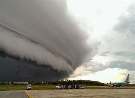 World In Deep: Amazing Arcus storm cloud in Thailand