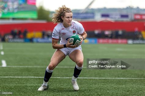 Ellie Kildunne of England goes over for a try during the Ireland V... News Photo - Getty Images