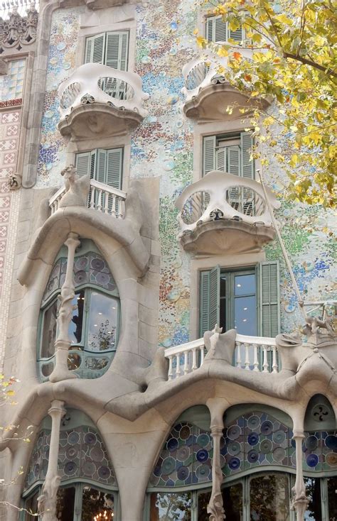 Gaudi Building, Barcelona. ©TMN | Gaudi building, House styles, Gaudi