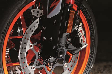 BALANCE OF POWER: KTM 890 DUKE R - Australian Motorcycle News