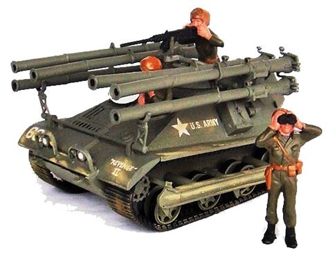 M-50 Ontos 1:32 Scale Renwal/Revell Model Kit #85-7823 Review | Right On! Replicas